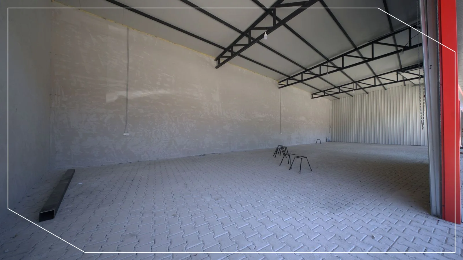 1300m² Warehouse for Rent in Preoc, Graçanicë image 2