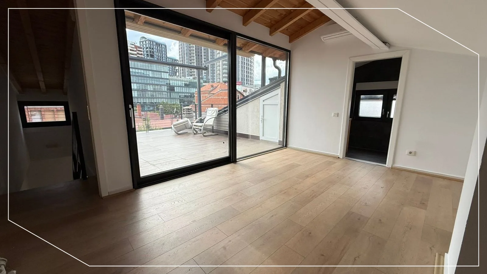 180m2 House for Rent in Pejton, Prishtina image 7