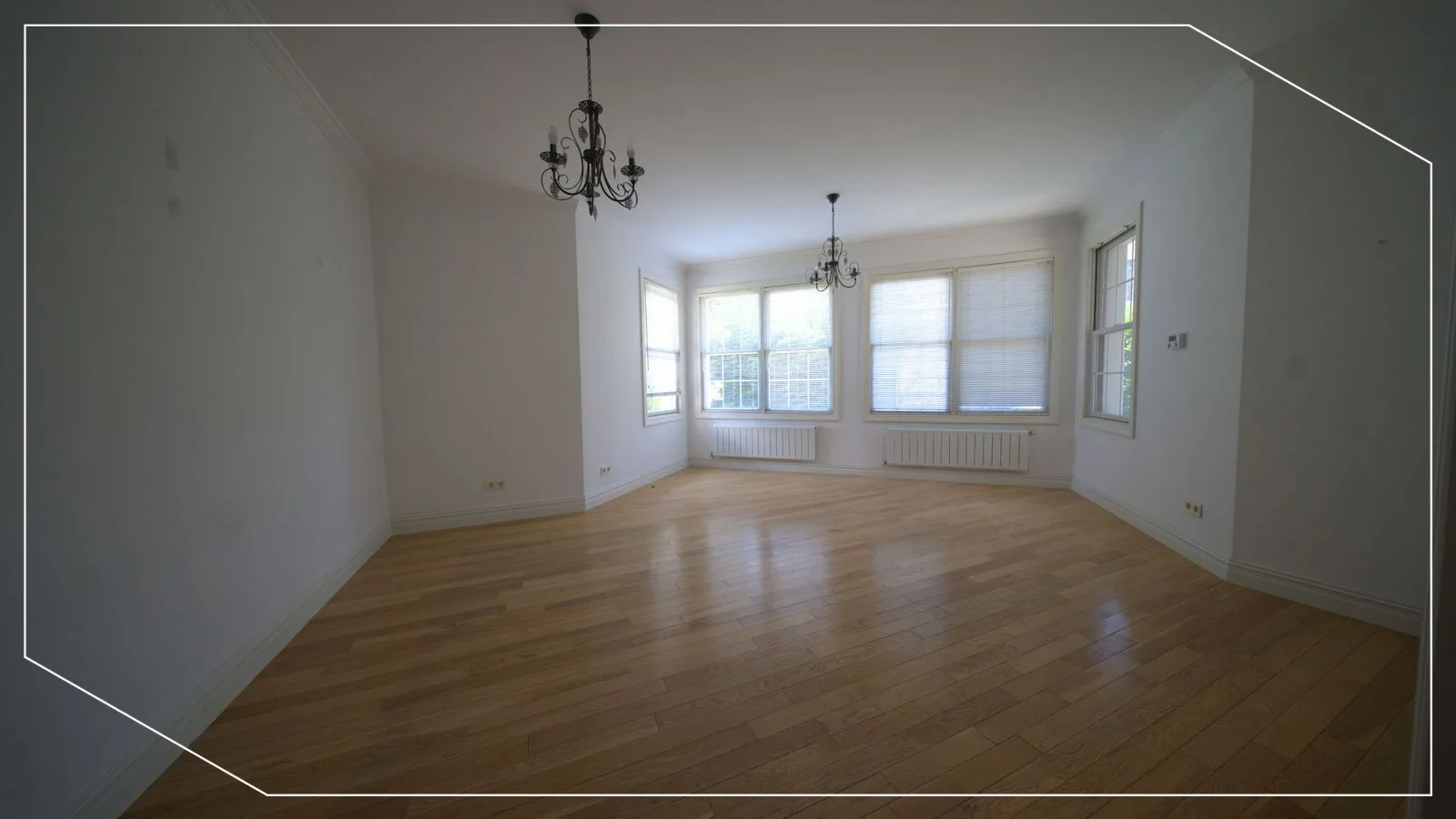 House for Sale 330m2 in International Village, Prishtina image 7