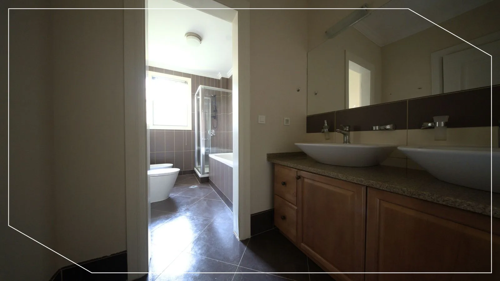 House for Sale 330m2 in International Village, Prishtina image 8