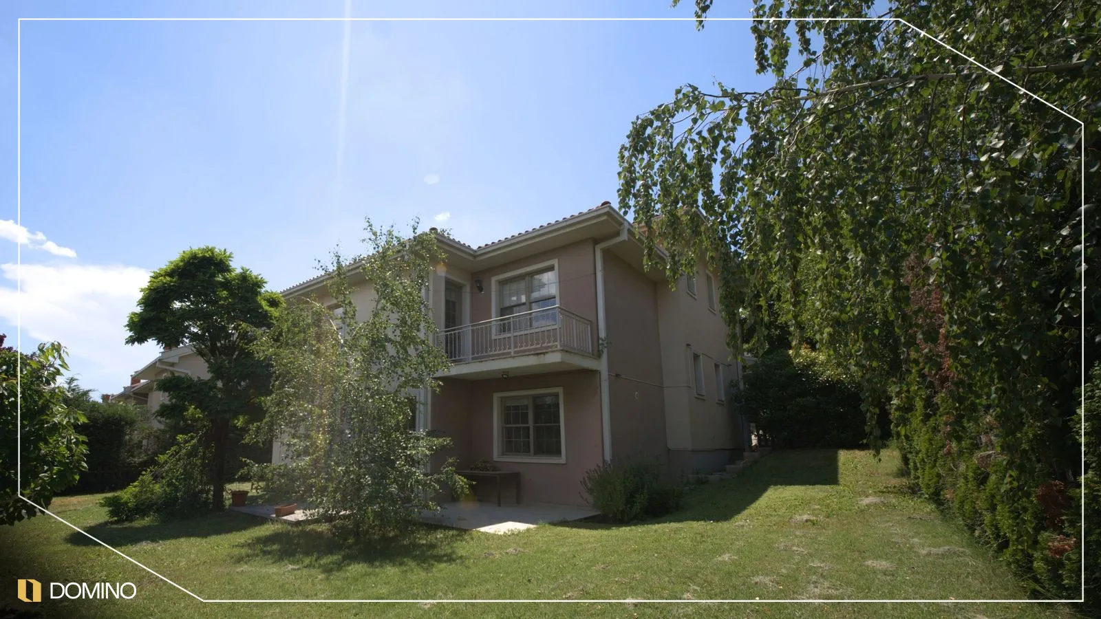 House for Sale 330m2 in International Village, Prishtina image 1