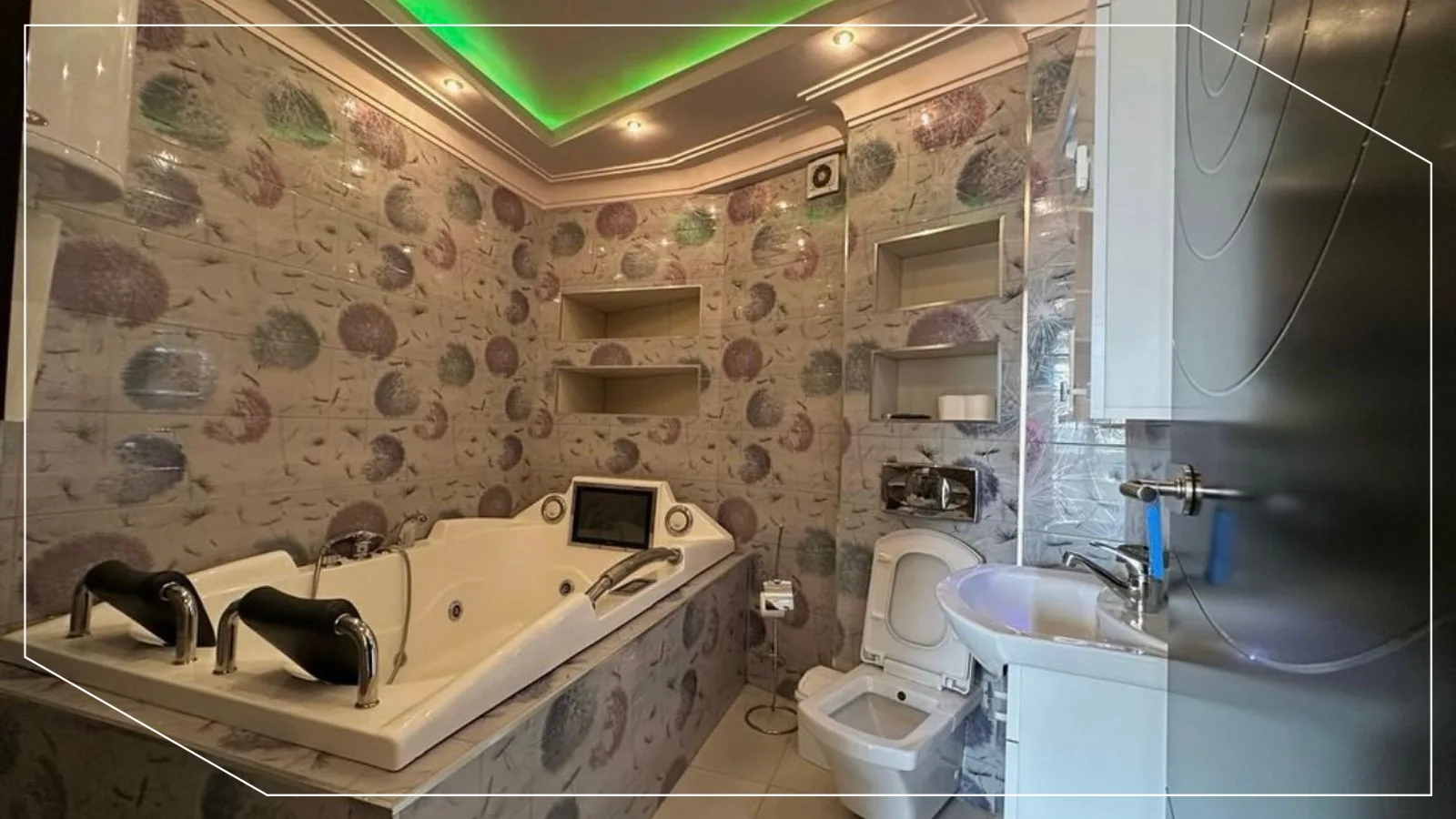 Banesë me qira 195m2 në lagjen Tophane, Prishtinë image 6