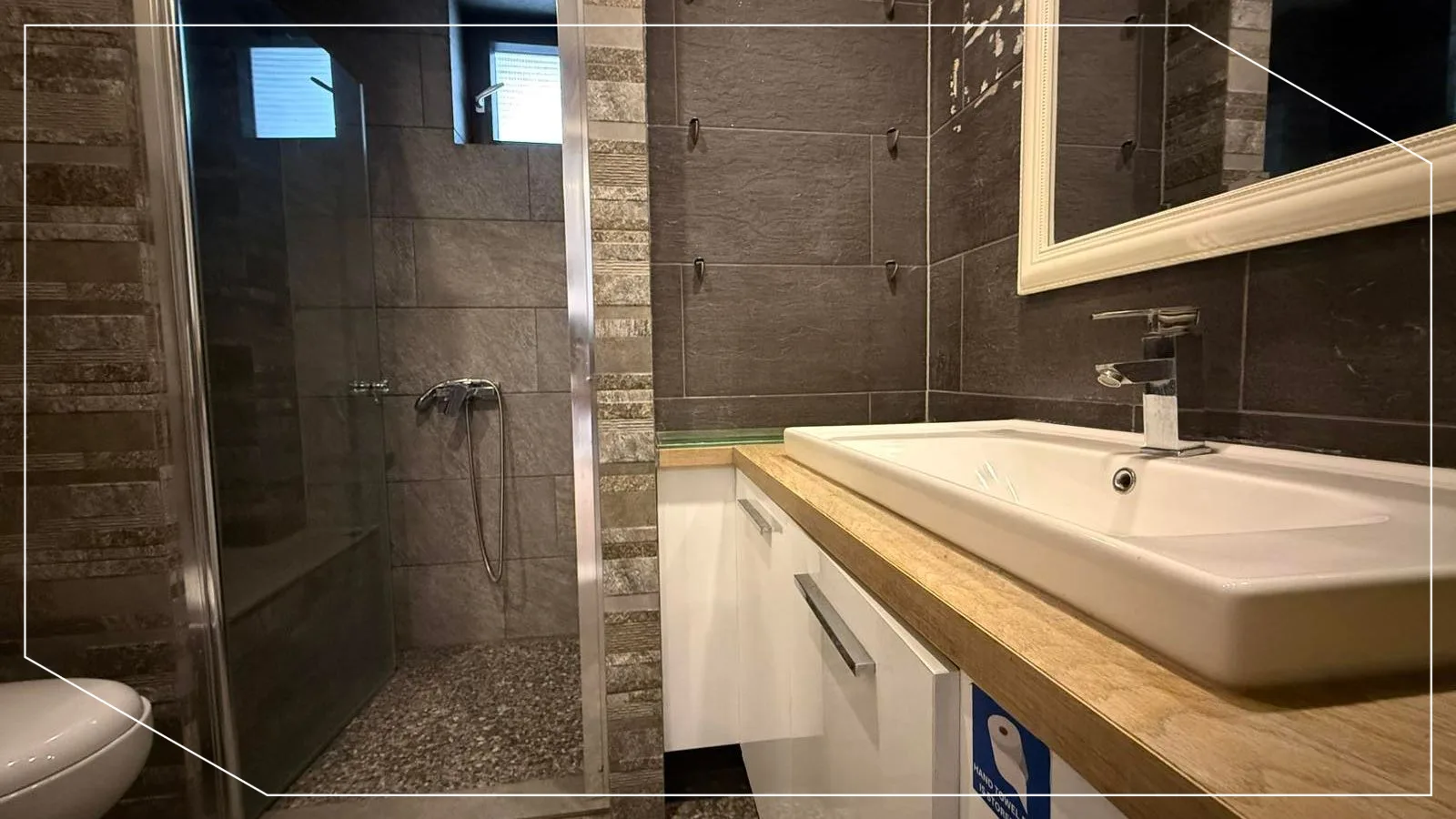 200m2 House for Rent in Pejton, Prishtina image 6