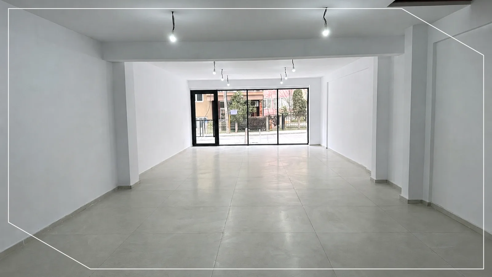 96m² Gewerbefläche zur Miete in Aktash, Prishtina image 2
