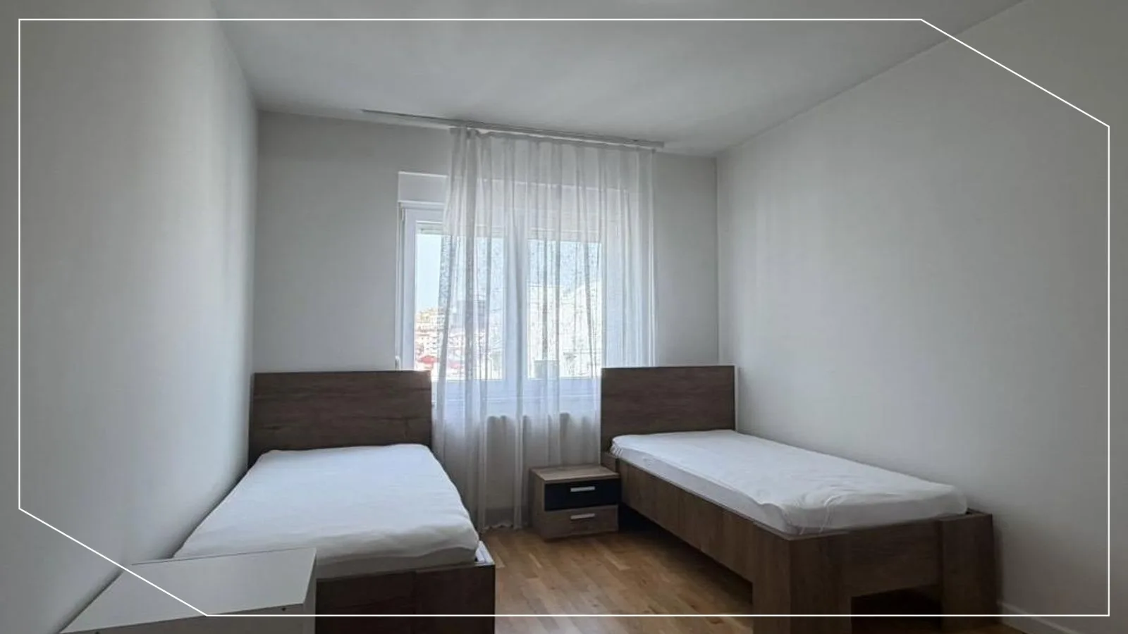 96m² Wohnung zur Miete in Bregu i Diellit, Prishtina image 3