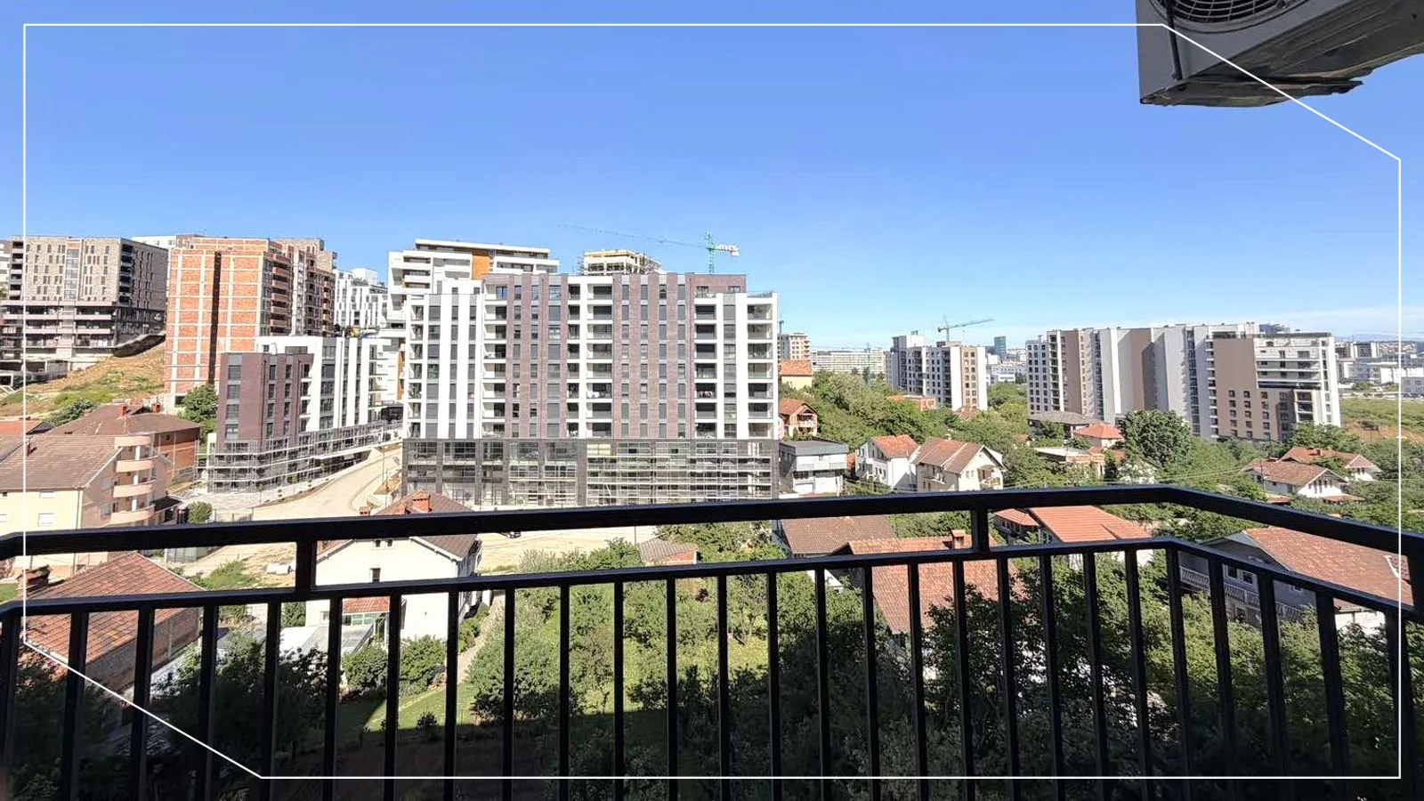 Banesë në shitje 168m² në lagjen Prishtina e Re, Prishtinë image 8