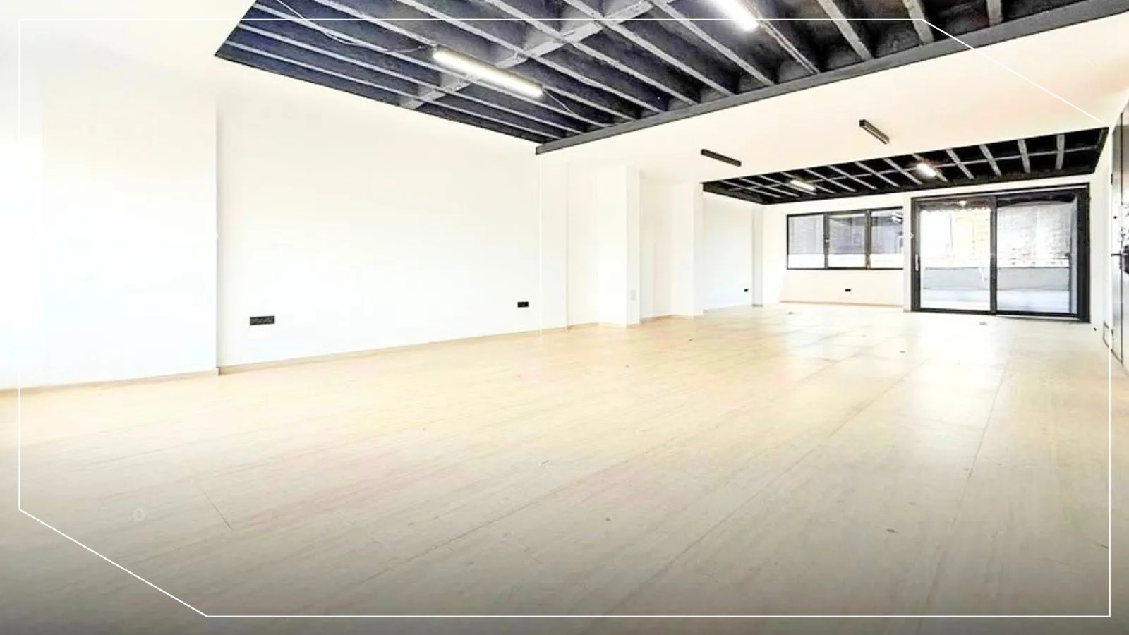 Zyre me qira 120m² në lagjen Sheshi Nënë Tereza, Prishtinë image 2