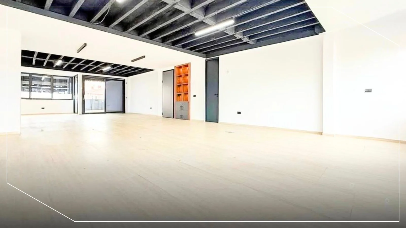 Zyre me qira 120m² në lagjen Sheshi Nënë Tereza, Prishtinë image 3