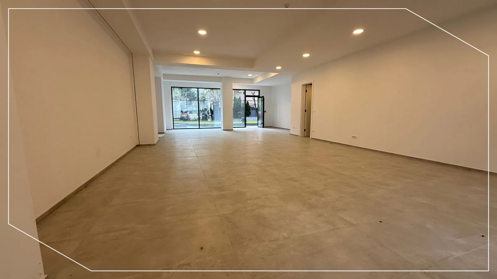 Ladenlokal zur Miete 110m² im Viertel Rruga B, Pristina image 3