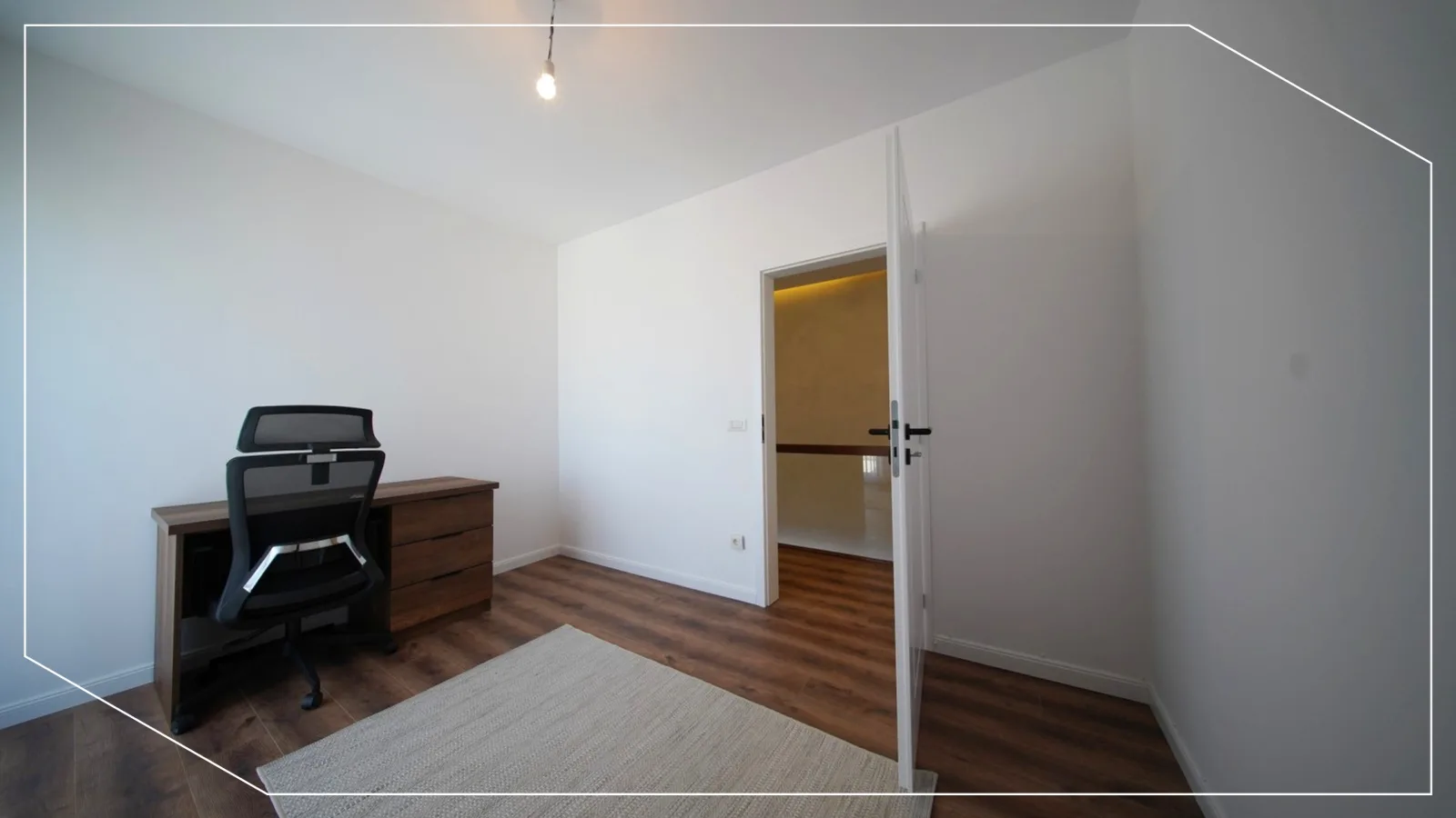 240m² Duplex Penthouse for Rent in Emshir, Prishtina image 7