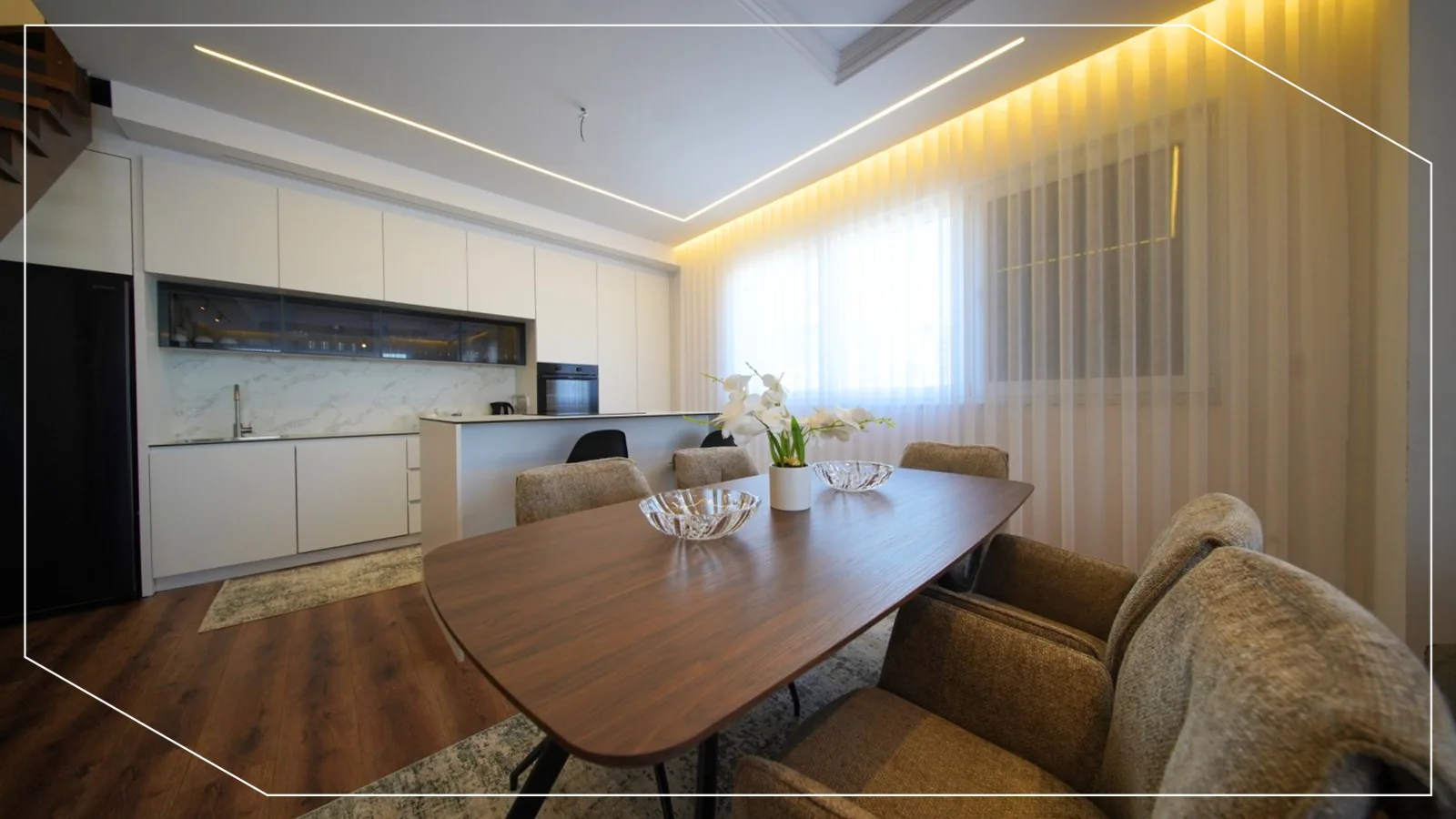 240m² Duplex Penthouse for Rent in Emshir, Prishtina image 2