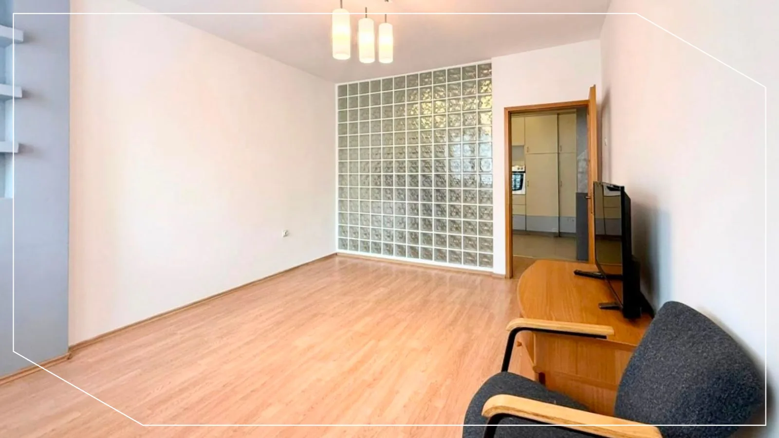 Zyre me qira 91m² në lagjen Pejton, Prishtinë image 2