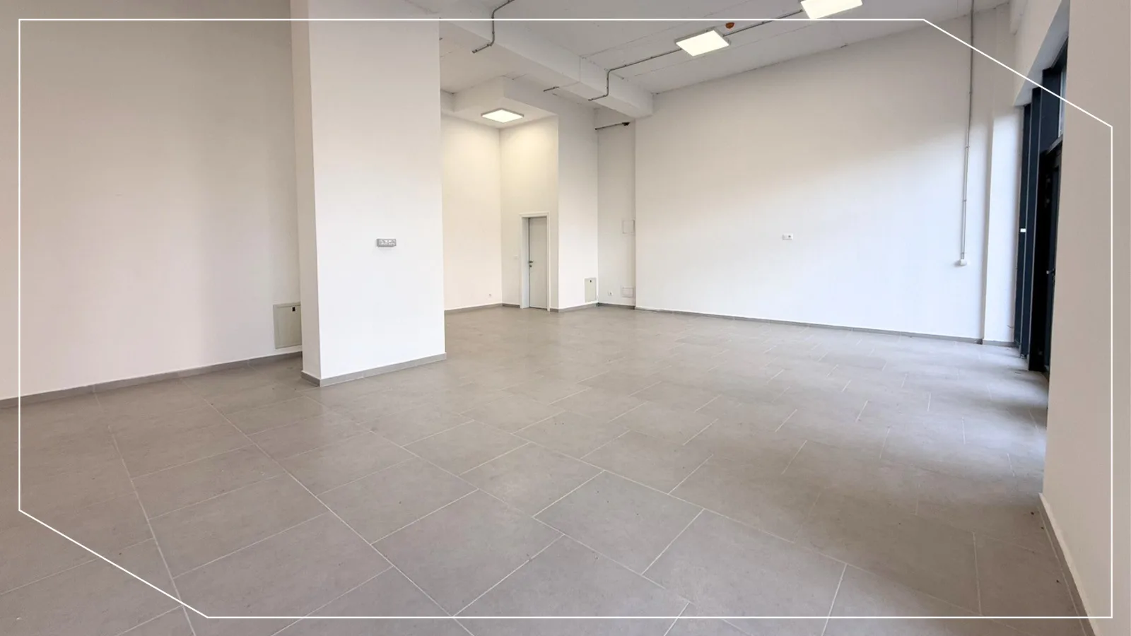 Gewerbefläche zu vermieten 93,14m² in Bregu i Diellit, Pristina image 3