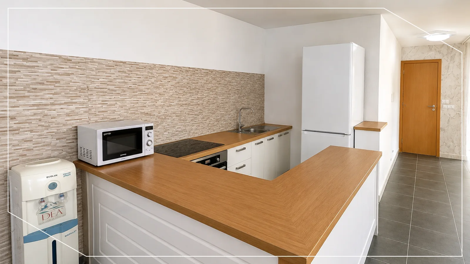 Banesë me qira 100m²  në Qendër, Prishtinë image 2