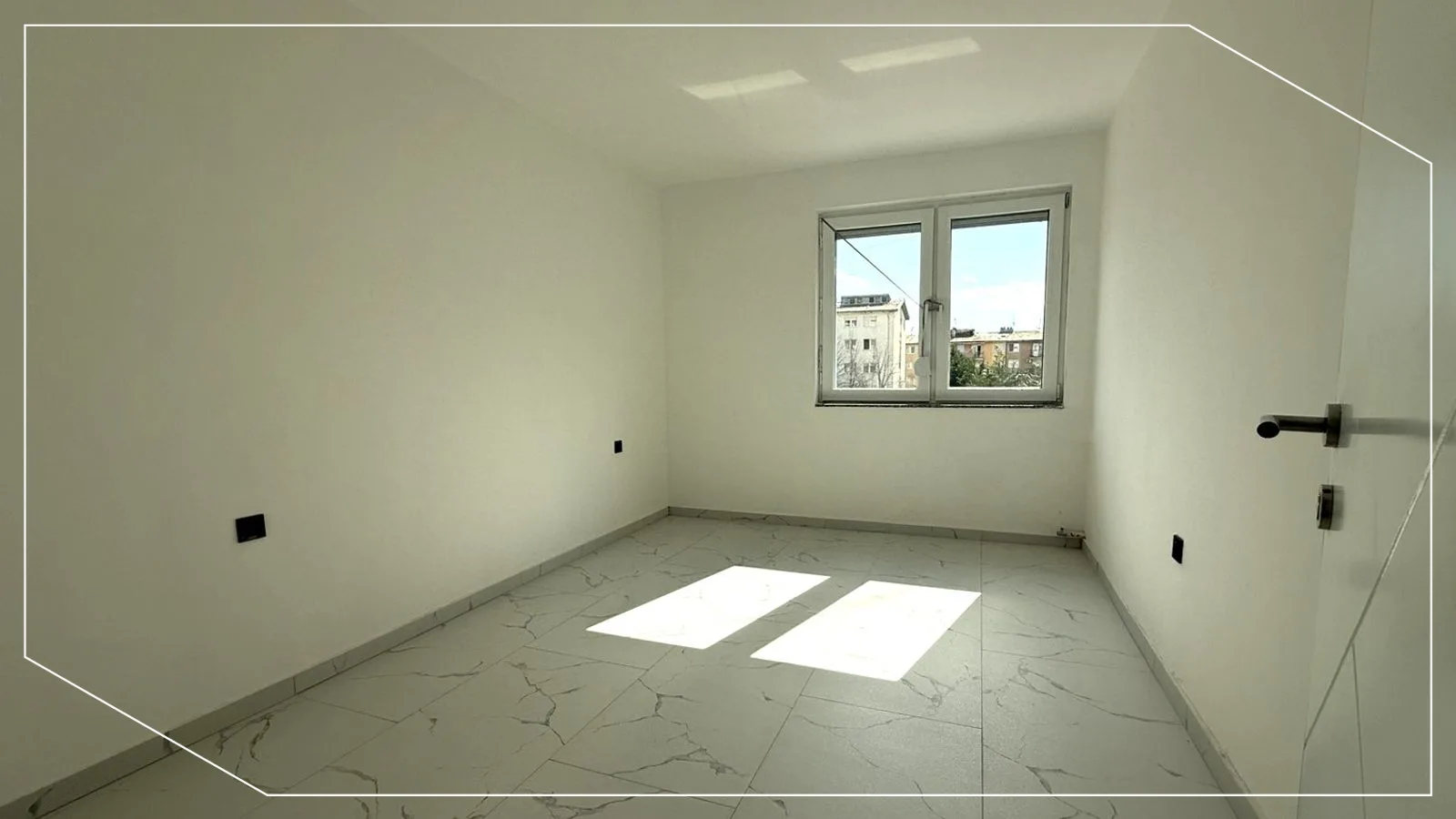 90m² Wohnung / Büro zur Miete in Ulpiana, Prishtina image 3