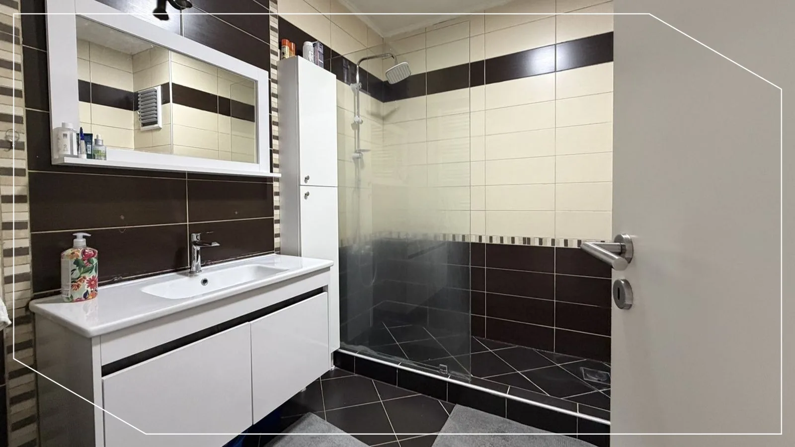 118m² Wohnung zum Verkauf / zur Miete in Emshir, Pristina image 7