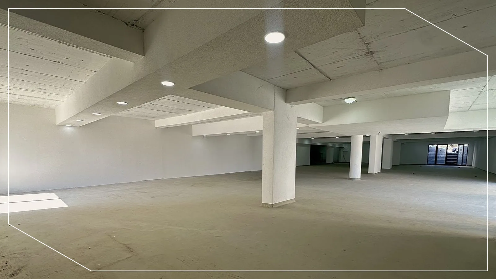 Lokal me qira 500m² në lagjen Rruga C, Prishtinë image 3