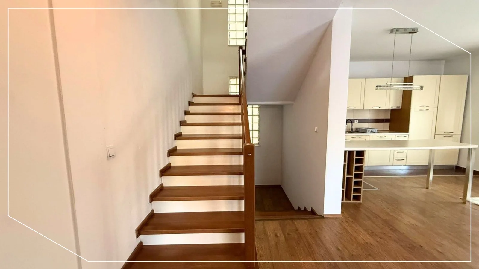 House for Rent 184m² in NIC Neighborhood, Prishtina image 4