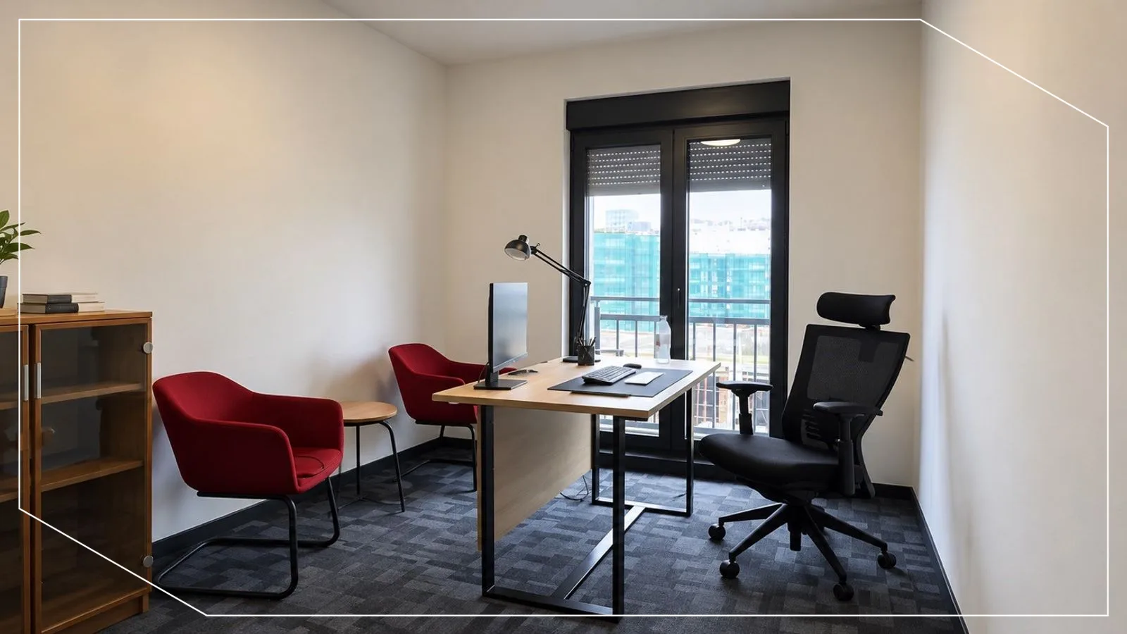 Zyre me qira 90m² në lagjen Aktash, Prishtinë image 4