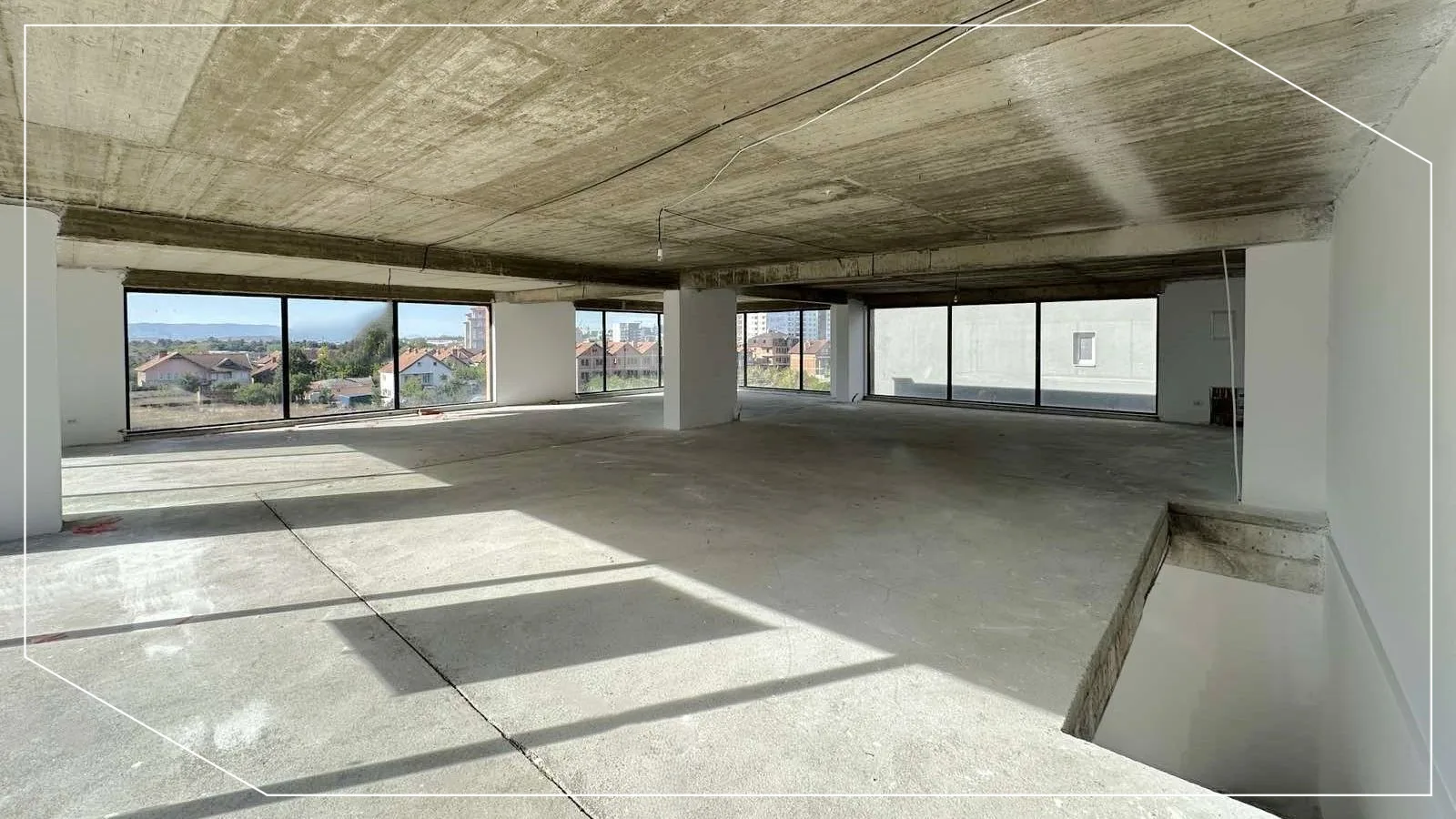 Gewerbeobjekt zur Miete 800m² in Emshir, Prishtina image 2