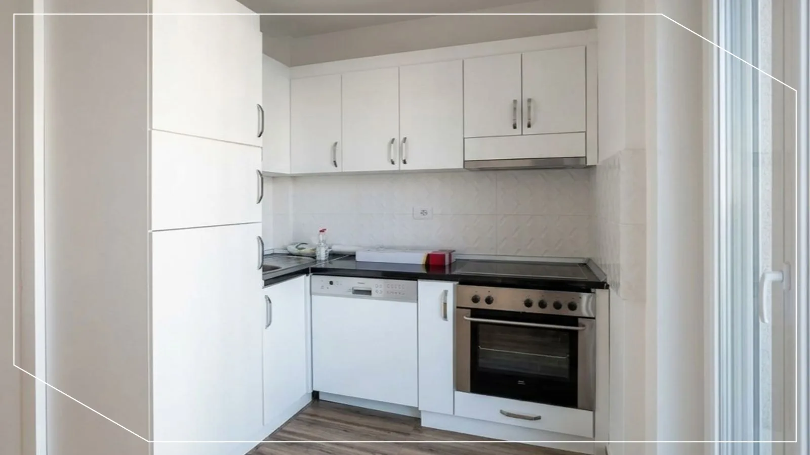 75,5m² Wohnung zur Miete in Prishtina e Re, Prishtinë image 2