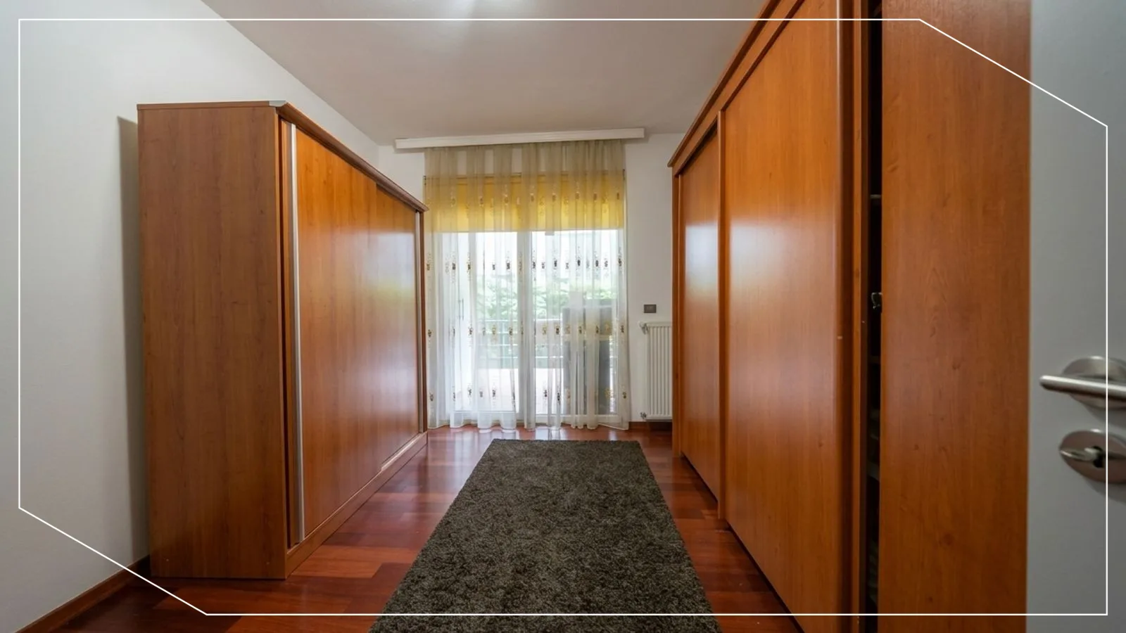 180m² Apartment for Rent in Pejton, Prishtina image 6