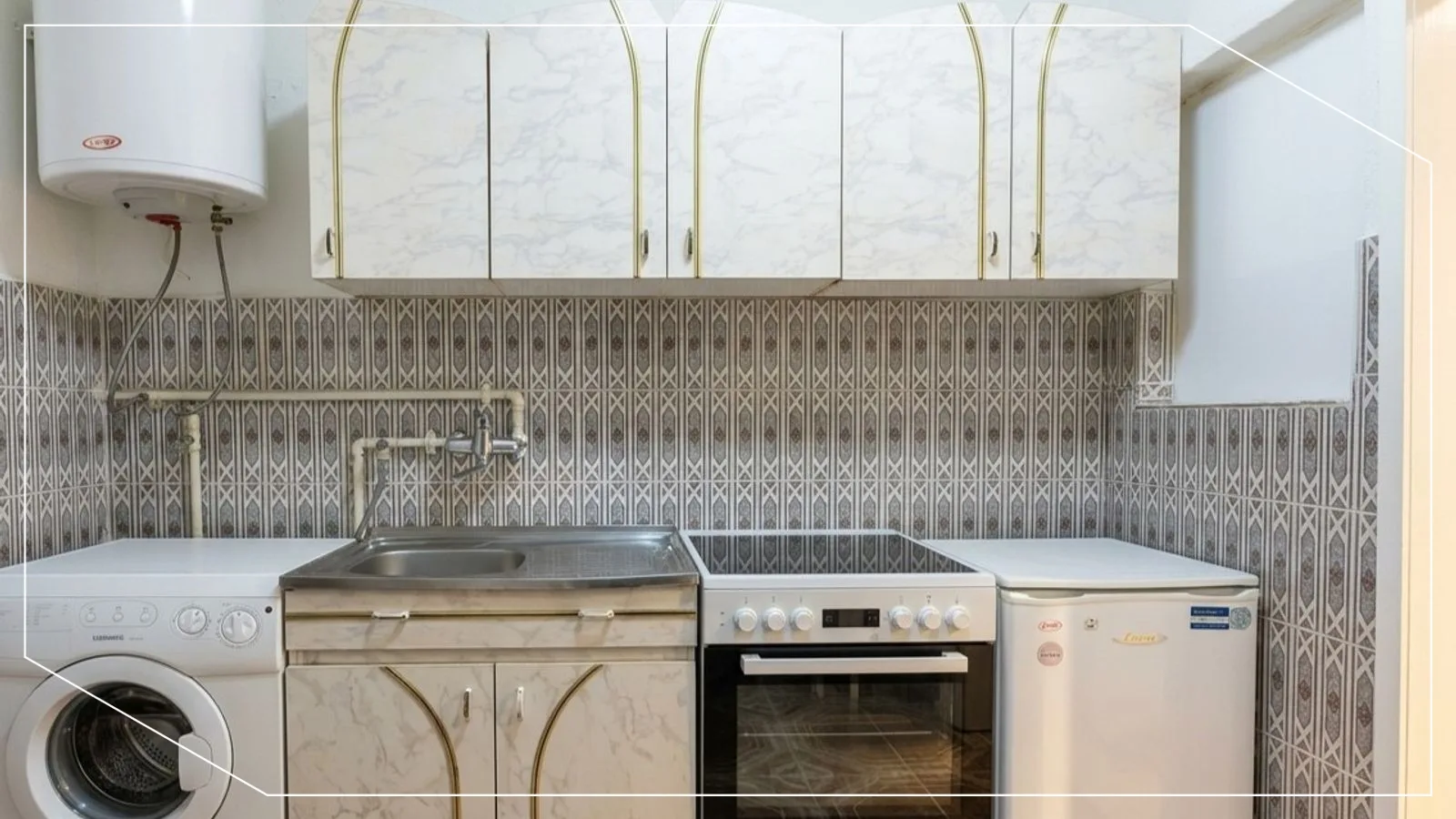 Studio apartment for rent in Zahir Pajaziti Square, Prishtina image 2