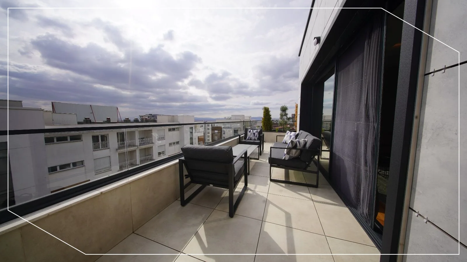 Wohnung zum Verkauf / zur Miete 152,49m² + 70m² im Viertel Arberi, Prishtina image 10