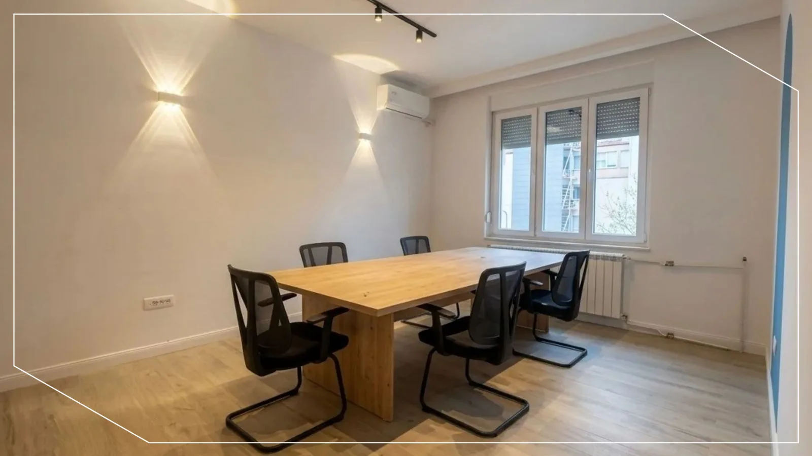 Zyre me qira 105m² në Qendër, Prishtinë image 2
