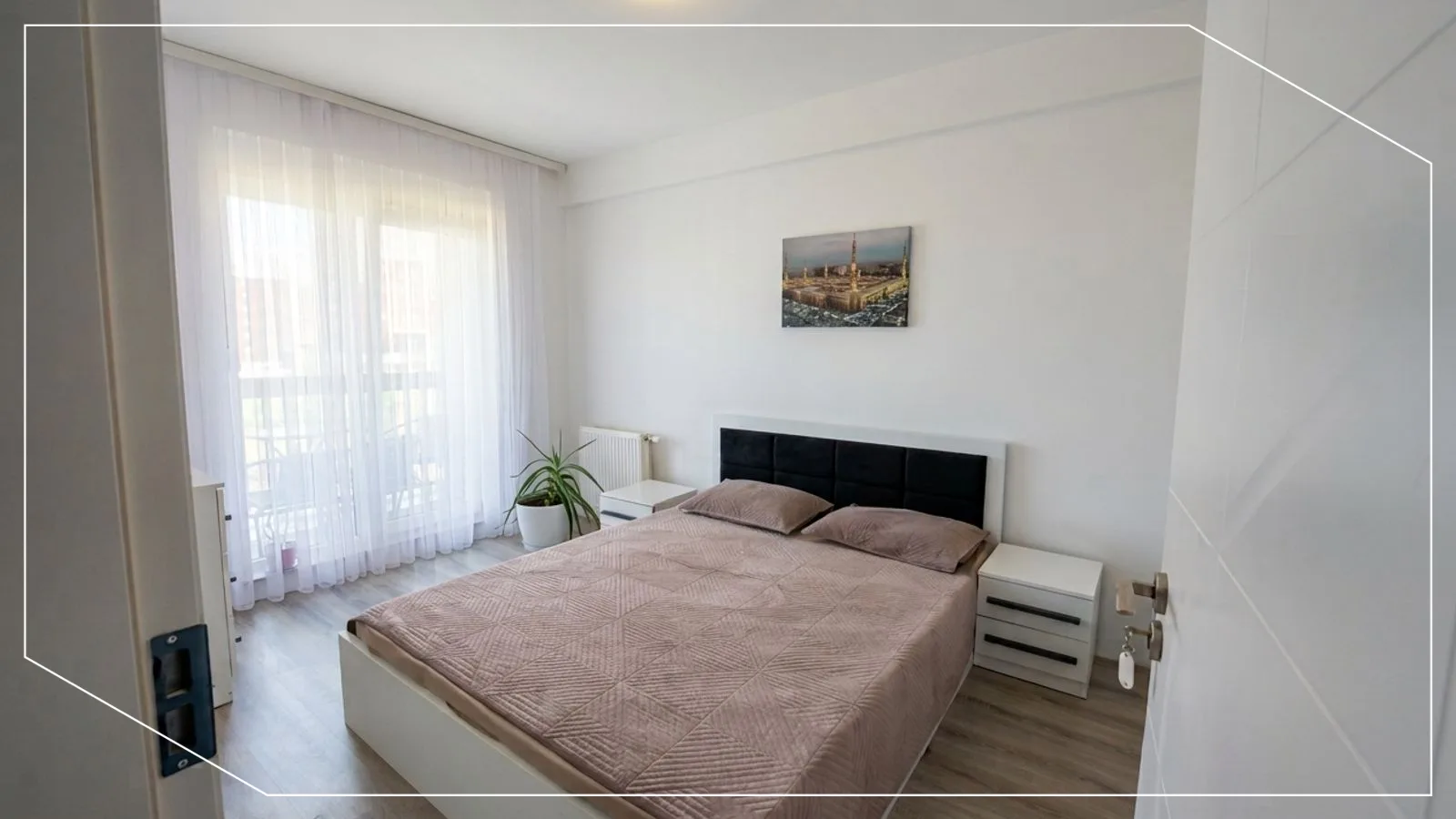 121m² Wohnung zur Miete in Emshir, Prishtina image 2