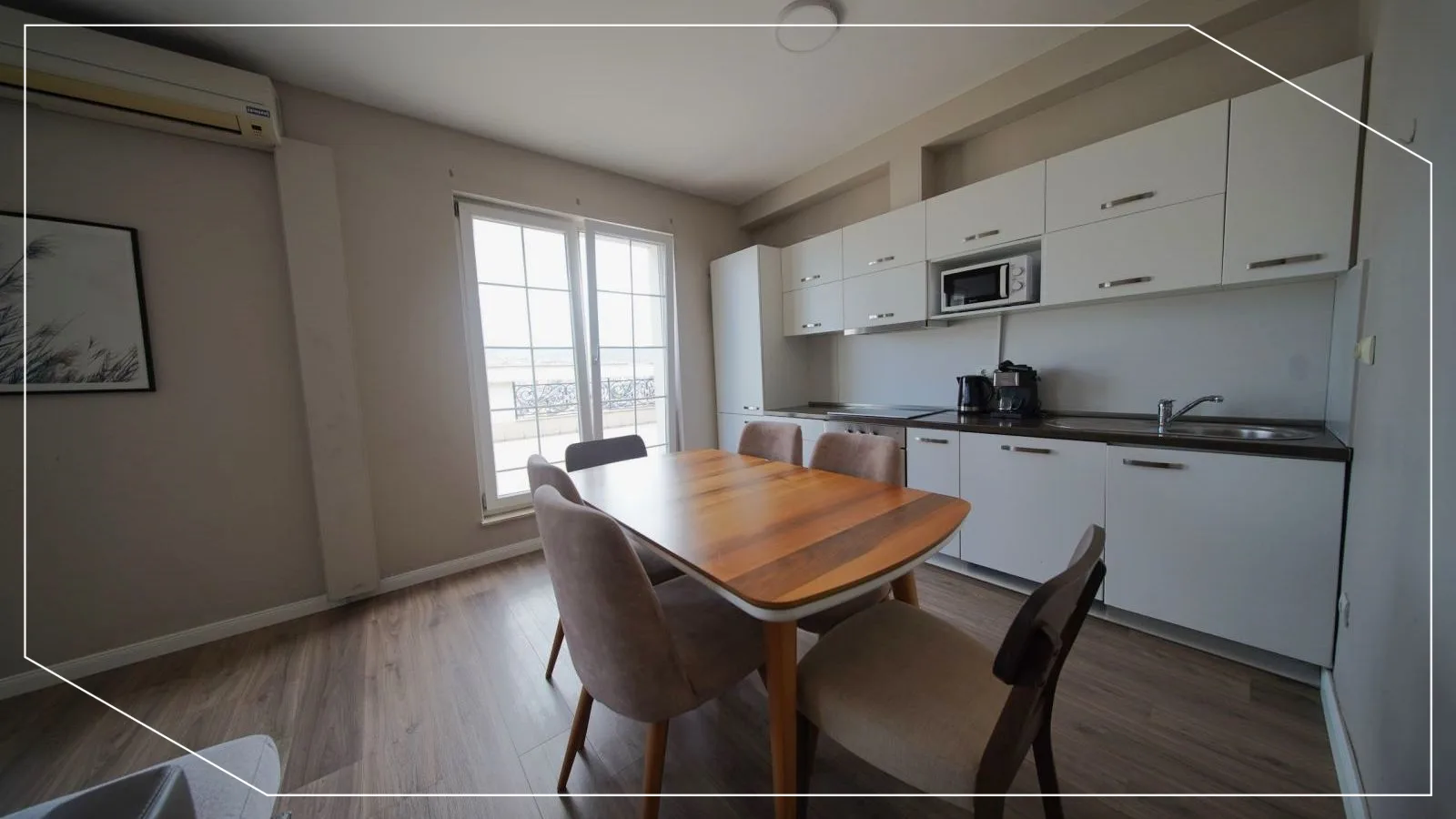 127m² Penthouse for Rent in Te Qafa, Prishtina image 2