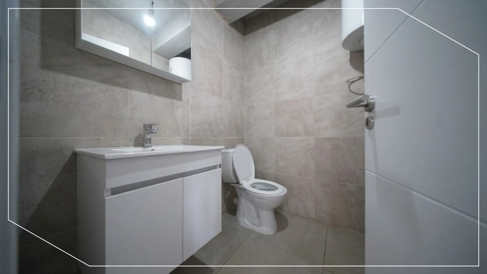 Commercial space for sale 68.38m² in Arberi neighborhood, Prishtina image 2